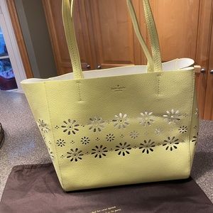 Kate Spade Daisy Cut-out Tote Yellow
